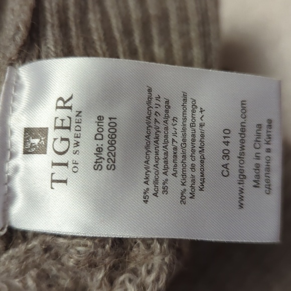 Tiger of Sweden Sweater. High cut SweaterSize M. - Picture 4 of 5